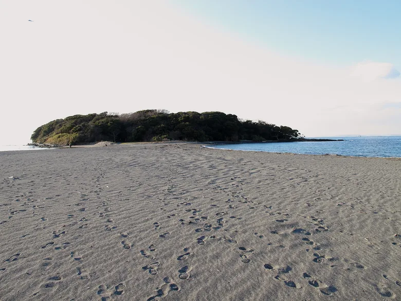 笠名の西側にある沖ノ島
